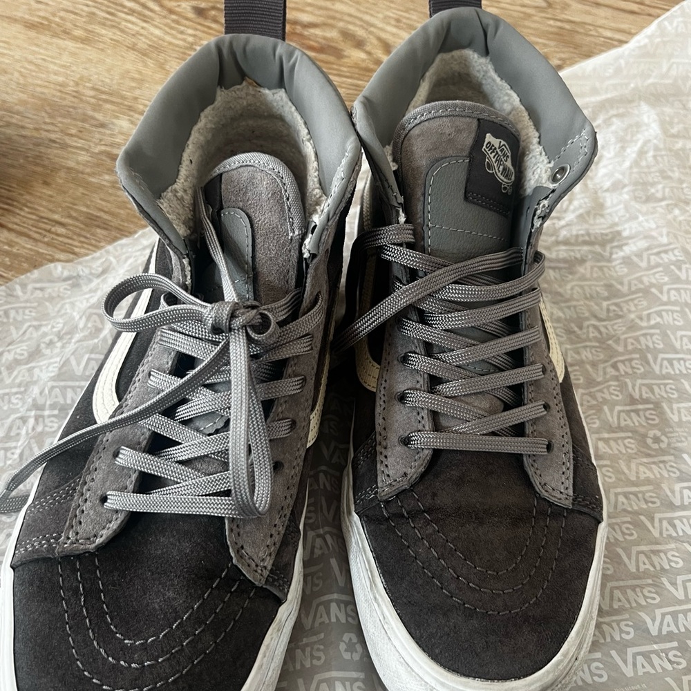 Vans Gray High-Top Sneakers Suede Textile. Used. Fair condition